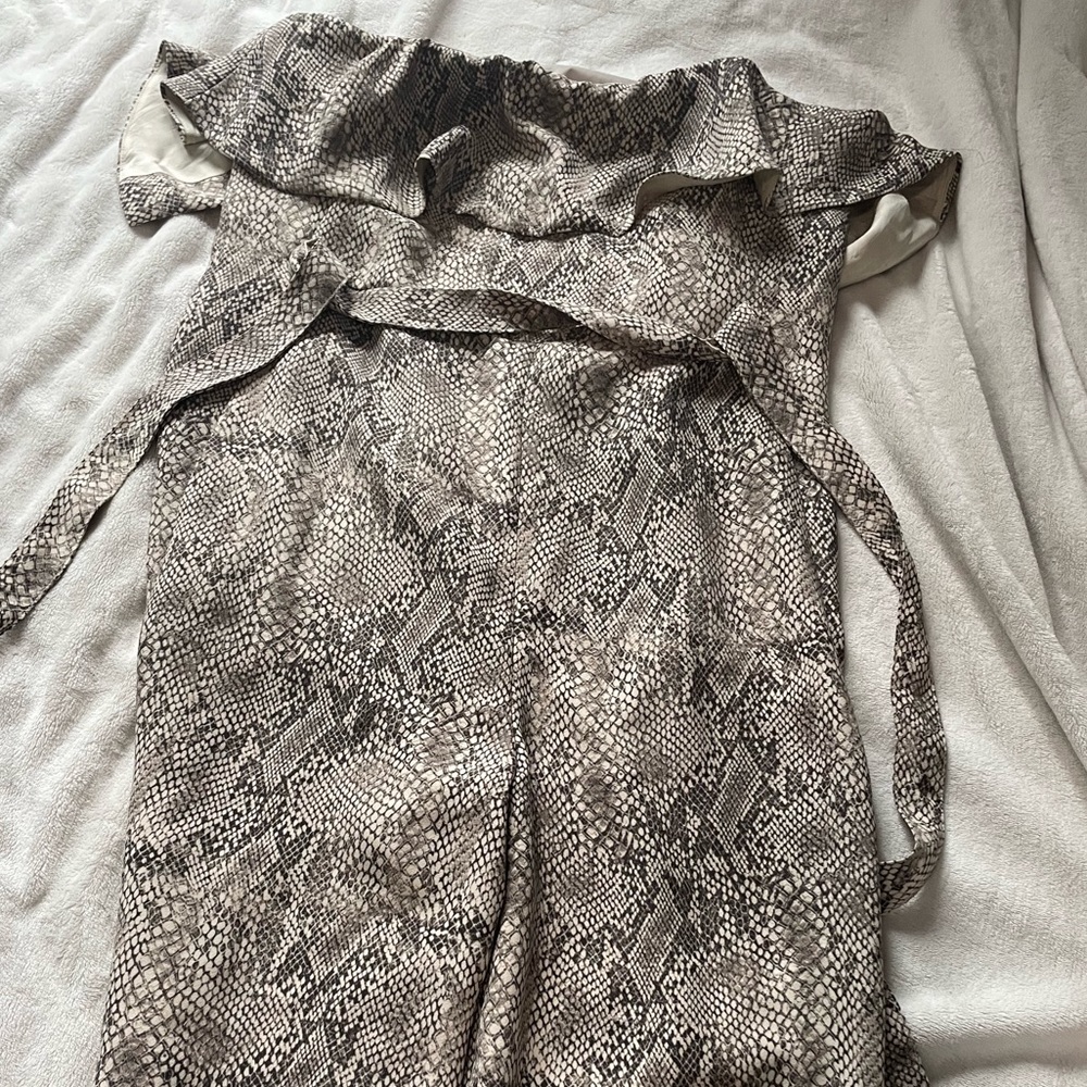 Snake print romper from Aritiza size 8, barely worn.